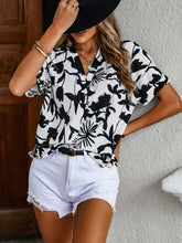 Load image into Gallery viewer, Floral Print Batwing Sleeve Blouse
