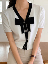 Load image into Gallery viewer, Contrast Trim Bow Front Knit Top
