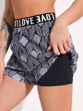Load image into Gallery viewer, Geo Print Contrast Letter Tape Sports Shorts With Phone Pocket

