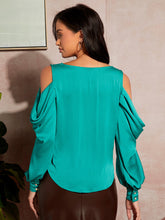 Load image into Gallery viewer, Solid Cold Shoulder Blouse
