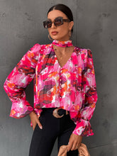 Load image into Gallery viewer, Allover Floral Print Choker Neck Flounce Sleeve Pleated Blouse
