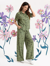 Load image into Gallery viewer, Eyes &amp; Lips Graphic Shirt &amp; Wide Leg Pants Set
