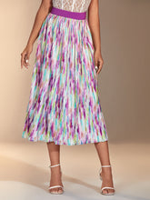 Load image into Gallery viewer, Allover Print Pleated Skirt
