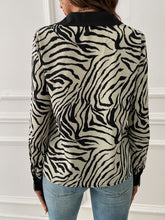 Load image into Gallery viewer, Zebra Striped Print Contrast Trim Blouse
