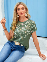 Load image into Gallery viewer, Floral Print Batwing Sleeve Tee
