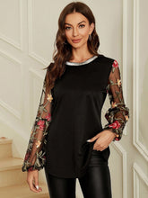 Load image into Gallery viewer, Floral Embroidery Mesh Lantern Sleeve Tee
